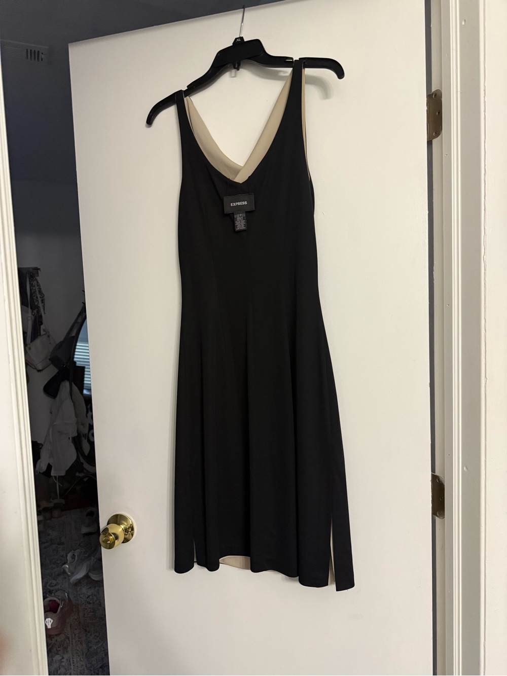 This dress is so cool! Reversible Express Black/Tan Midi Dress V-Neck Lining